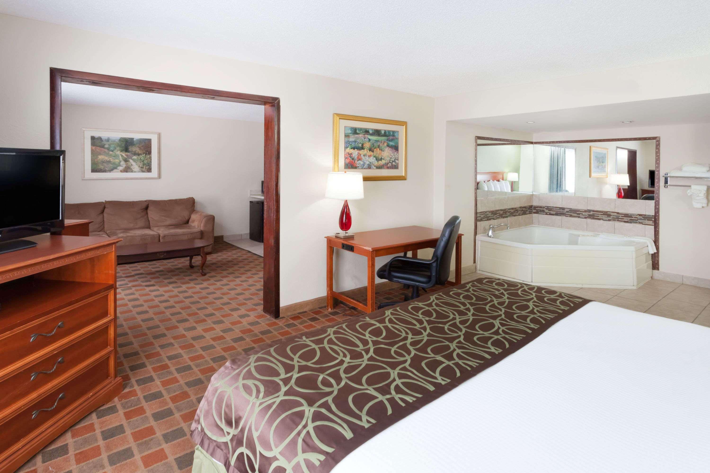 Baymont By Wyndham Peoria Hotell Eksteriør bilde